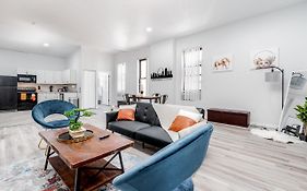 2Br Park Ave Townhome With Parking Cozysuites
